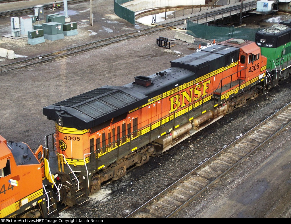 BNSF 4305